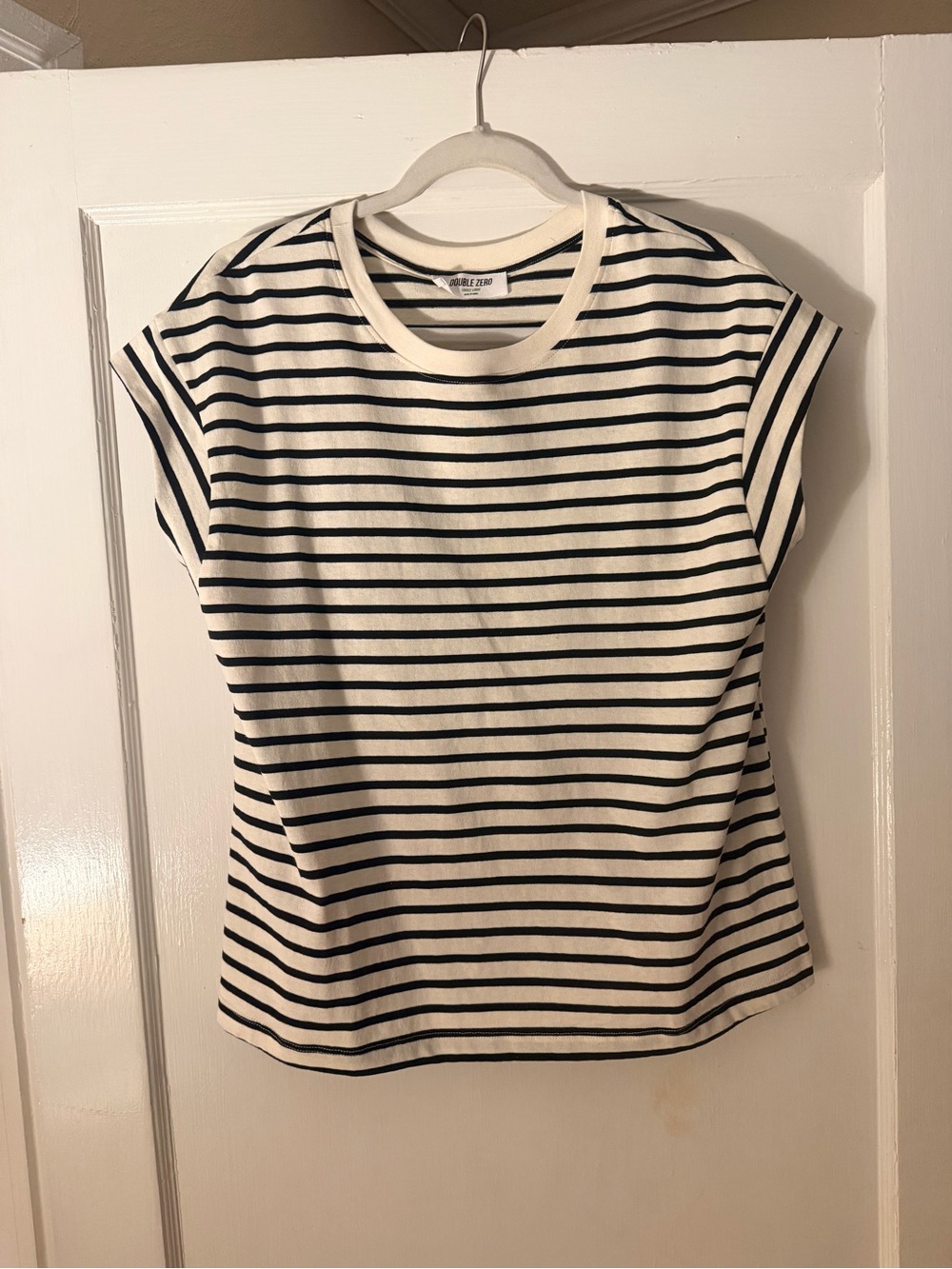 Double Zero striped short sleeve top 🤍🖤✨